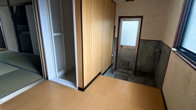 赤大路大磯貸家の内装