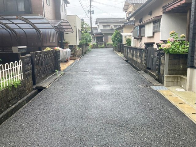 北九州市小倉南区津田新町一丁目　土地の前面道路含む現地写真