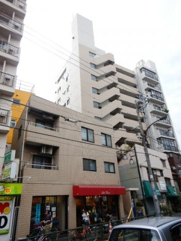 ラミアール鶯谷駅前の外観