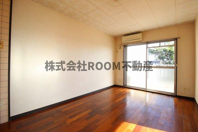 クレストコーポⅡの居間・リビング|ゆったりとした居間です