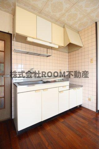 クレストコーポⅡのキッチン|コンパクトなキッチンで掃除もラクラク