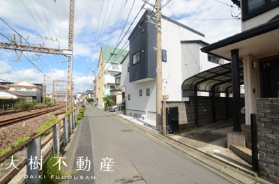 【前面道路含む現地写真】 | 海老名市国分北２丁目　新築戸建て　全１棟　【仲介手数料無料】