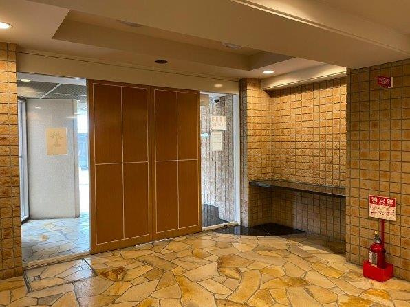 サンメゾン朝日丘けやき館のエントランス|エントランス■物件内覧・資金計画相談・住宅ローン相談、リフォーム相談、お問合せ受付中■
※当日・翌日のご内覧、ご相談はお電話でのお問合せがスムーズです！