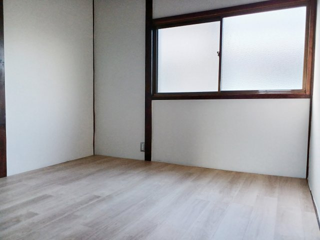 【居間・リビング】 | 宮之阪3丁目（テラスハウス） | 2階洋室になります。
