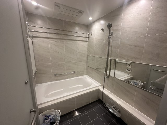 プレミストタワー靱本町の浴室