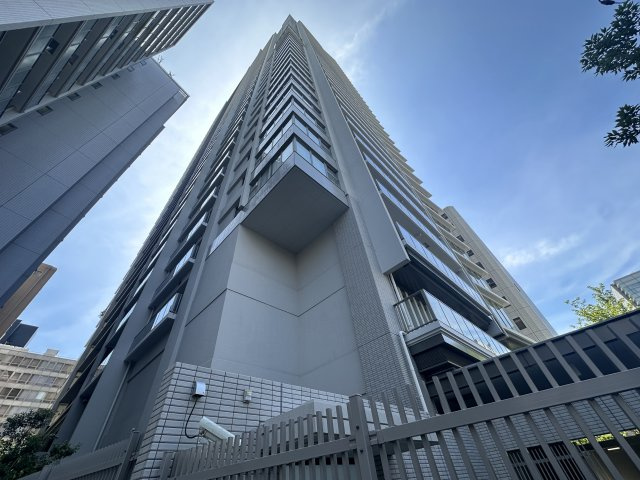 プレミストタワー靱本町の外観