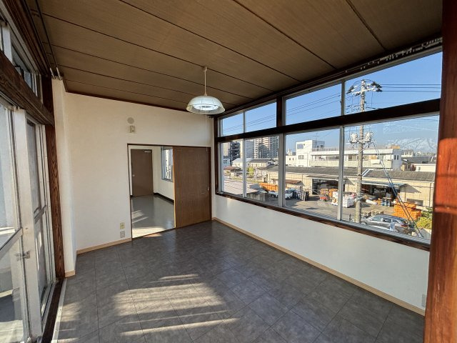 県南ビルの内装