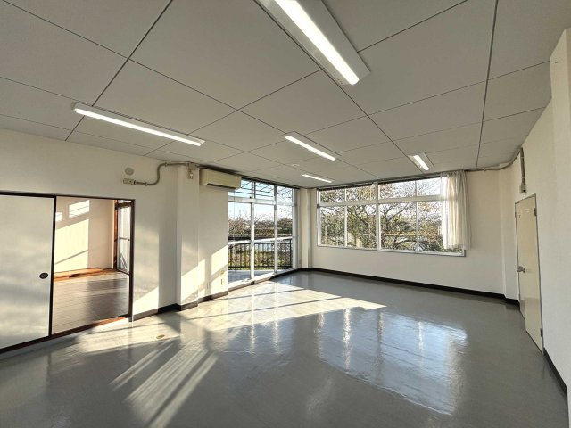 県南ビルの内装