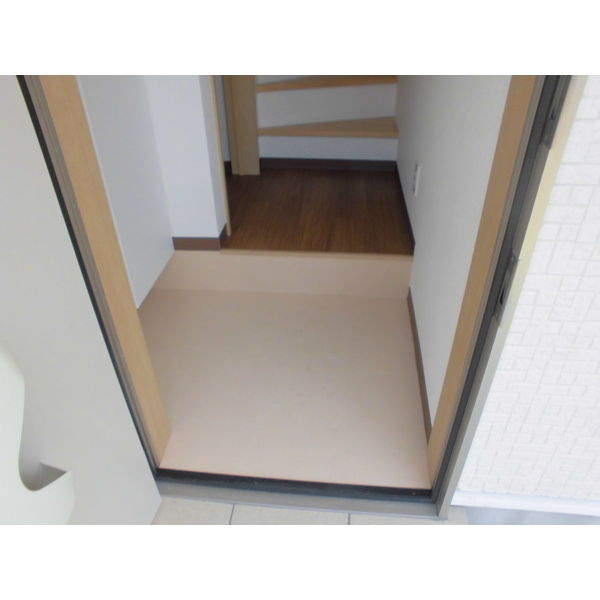 アースクエイク上条A棟の収納