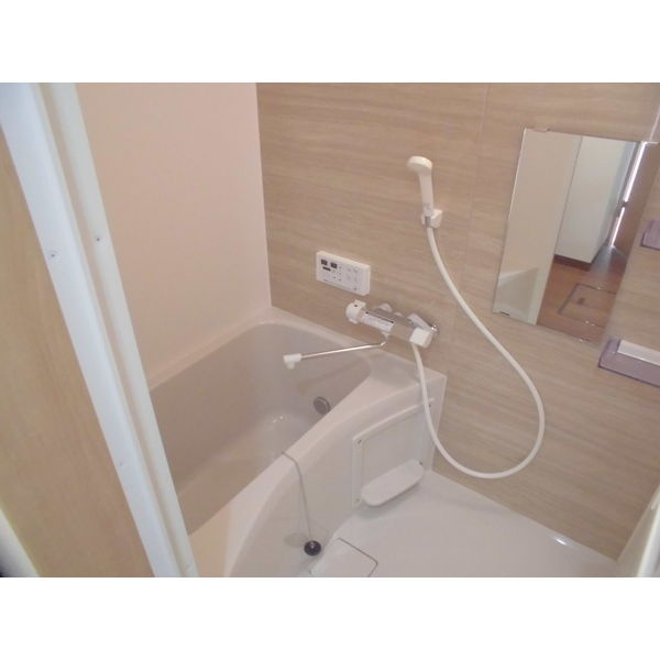 アースクエイク上条A棟の浴室