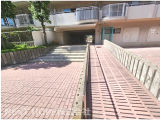 【エントランス】 | 立花グリーンハイツ弐号棟 | お掃除が行き届いたエントランス前です♪