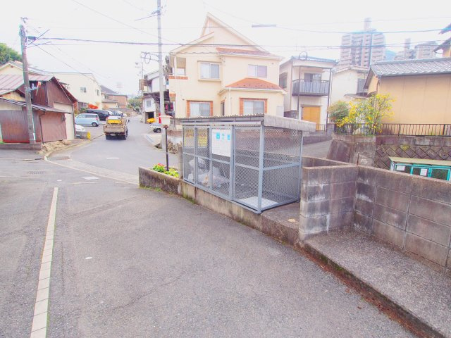 広島市安芸区矢野東７丁目の賃貸マンションの駐車場