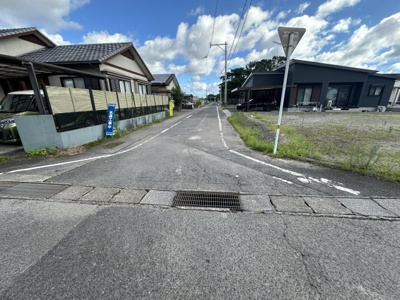 【前面道路含む現地写真】 | 都城市下川東2丁目 売土地（造成済）