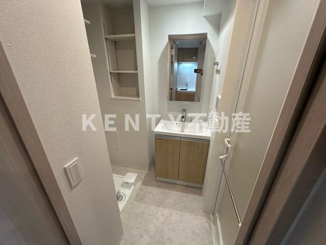 【洗面所】 | ドゥーエ梅屋敷 | 忙しい朝には欠かせない洗面所です