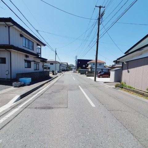 白銀5丁目NO.2分譲住宅の前面道路含む現地写真