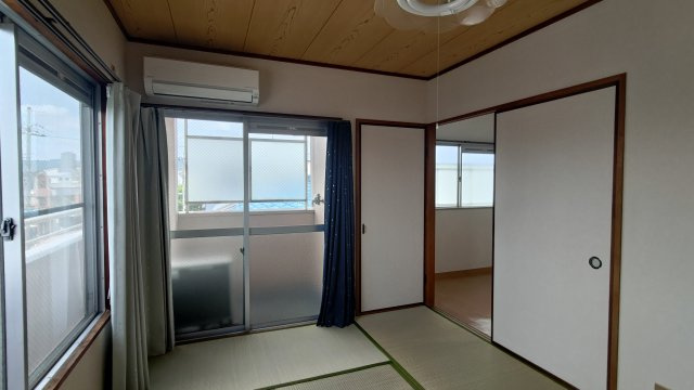 春日アバンティの内装