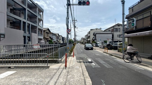 春日アバンティの周辺