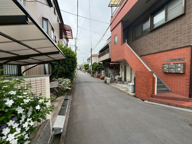 城南ビルの周辺