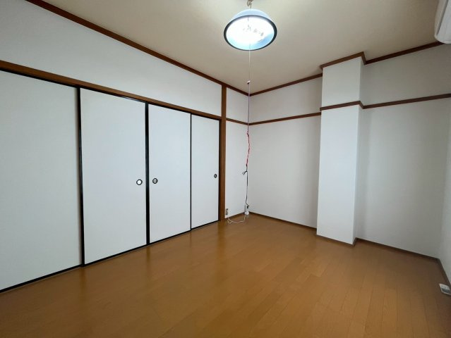 城南ビルの寝室