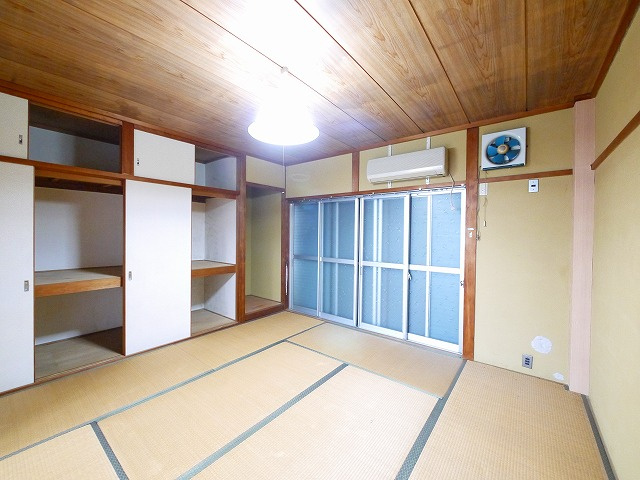 藤村店舗の和室