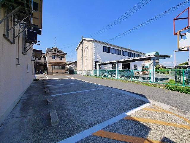 藤村店舗の駐車場