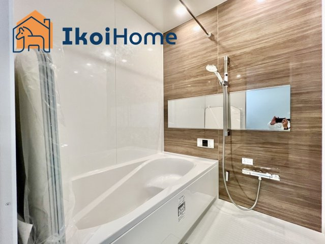 明石市材木町　新築一戸建　B号棟の浴室|●年中無休：当日予約可●小窓ございますので通気・換気良好です。清潔な空間を保っていただけます。