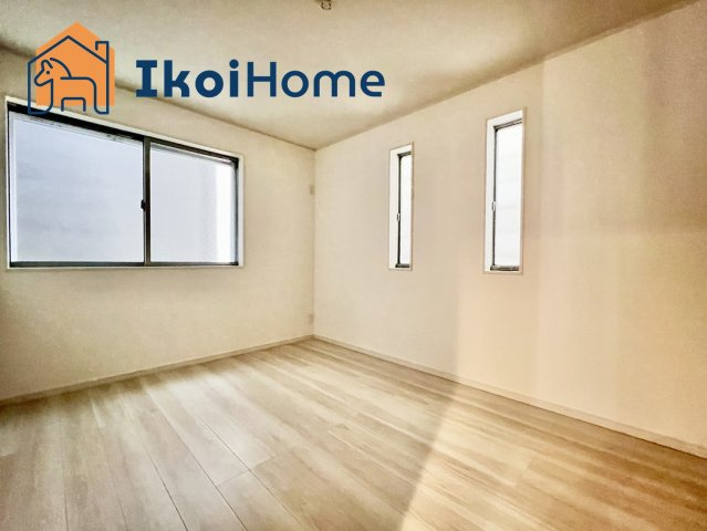 明石市材木町　新築一戸建　B号棟の子供部屋|●年中無休：当日予約可●収納が多く季節ものの家電も収納できます。ハンガーラックの設置も可能