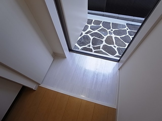 神戸市長田区海運町８丁目のアパートの玄関|シューズボックス付き