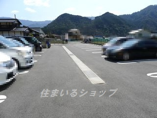 広島市安佐北区三入１丁目のアパートの駐車場