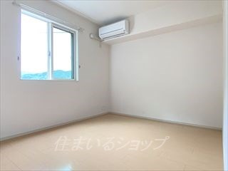 広島市安佐北区三入１丁目のアパートの寝室|寝室にもエアコンあり
