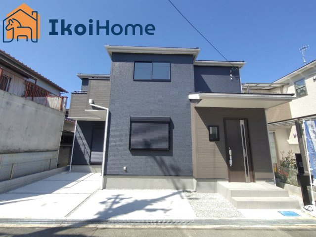 明石市魚住町清水　新築一戸建の駐車場|●年中無休：当日予約可●　お車は広々とした駐車場に2台駐車することができます。