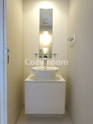 【独立洗面台】 | S-RESIDENCE江坂 | 朝の支度にも助かる、独立の洗髪洗面化粧台