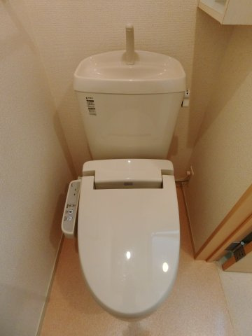 【トイレ】 | フォルトーナ　Ｂ | B101の写真（間取反転タイプ：イメージ）