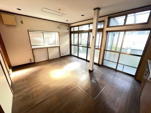藤阪北町　中古一戸建ての居間・リビング|LDK11.5帖　陽当たり良好■物件内覧・資金計画相談・住宅ローン相談、リフォーム相談、お問合せ受付中■
※当日・翌日のご内覧、ご相談はお電話でのお問合せがスムーズです！