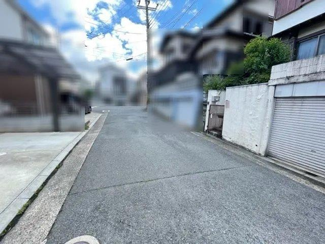 藤阪北町　中古一戸建ての前面道路含む現地写真|前面道路含む現地写真■物件内覧・資金計画相談・住宅ローン相談、リフォーム相談、お問合せ受付中■
※当日・翌日のご内覧、ご相談はお電話でのお問合せがスムーズです！