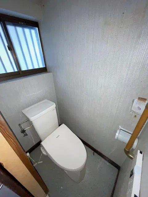 藤阪北町　中古一戸建てのトイレ|トイレ■物件内覧・資金計画相談・住宅ローン相談、リフォーム相談、お問合せ受付中■
※当日・翌日のご内覧、ご相談はお電話でのお問合せがスムーズです！