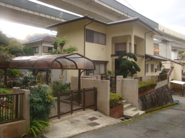 西宮市青葉台2丁目貸家の外観