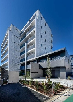 【外観】 | ガーラ・ヴィスタ練馬中村橋 | 鉄筋コンクリート造のがっちりとした建物。