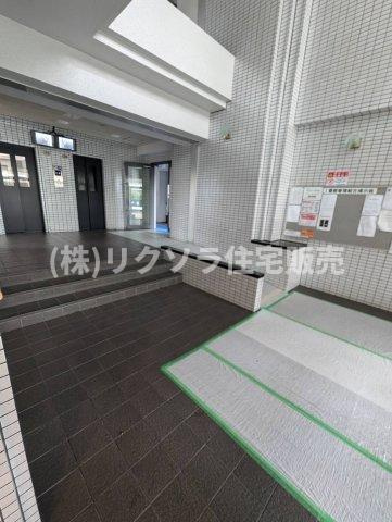 シティハイツねやがわ1番館のエントランス|エントランス内部
■物件内覧・資金計画相談・住宅ローン相談、リフォーム相談、お問合せ受付中■
※当日・翌日のご内覧、ご相談はお電話でのお問合せがスムーズです！