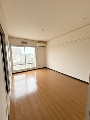 サンシティーＷIの洋室