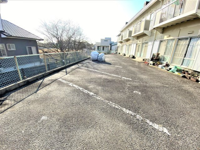 サンシティーＷIの駐車場