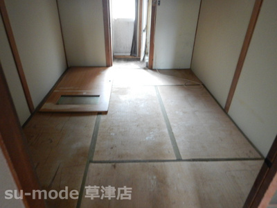 【居間・リビング】 | 稲津2丁目テラスハウス | 現状のまま（DIYの出来る方又は倉庫に如何ですか？）