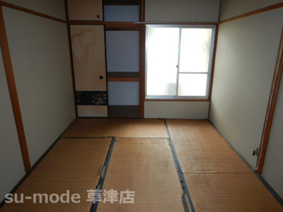 【寝室】 | 稲津2丁目テラスハウス | 開放的な寝室です
現状のまま（DIYの出来る方又は倉庫に如何ですか？）