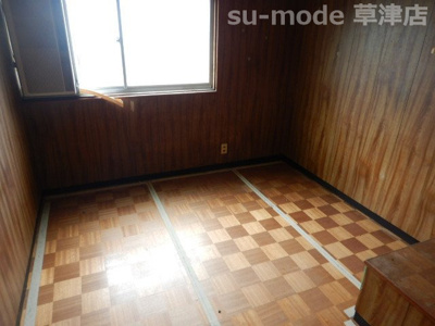 【洋室】 | 稲津2丁目テラスハウス | コンパクトで使いやすい洋室です
現状のまま（DIYの出来る方又は倉庫に如何ですか？）