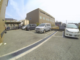 【駐車場】