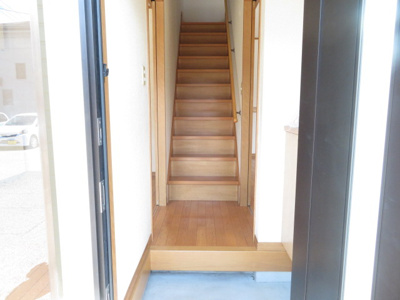 【玄関】 | 髙橋邸貸家 | シューズボックスあり