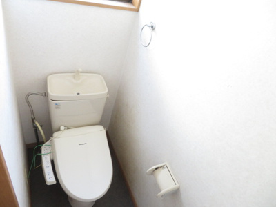 【トイレ】 | 髙橋邸貸家 | 温水洗浄便座・窓あり