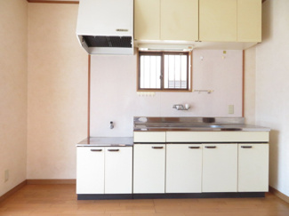 【キッチン】 | 髙橋邸貸家 | 窓あり