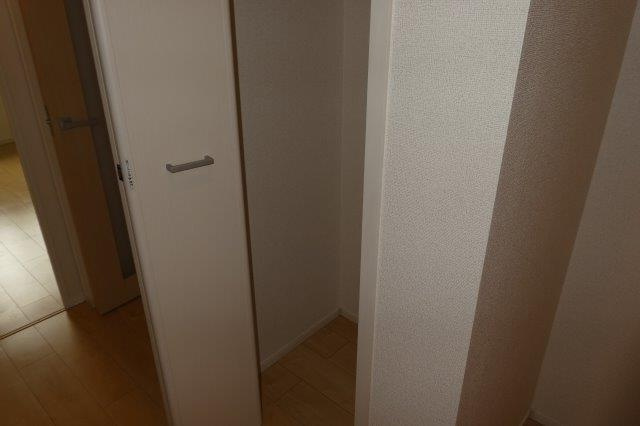 総社市井尻野のアパートのキッチン|パントリー