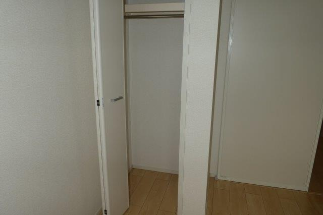 総社市井尻野のアパートの収納|クローゼット